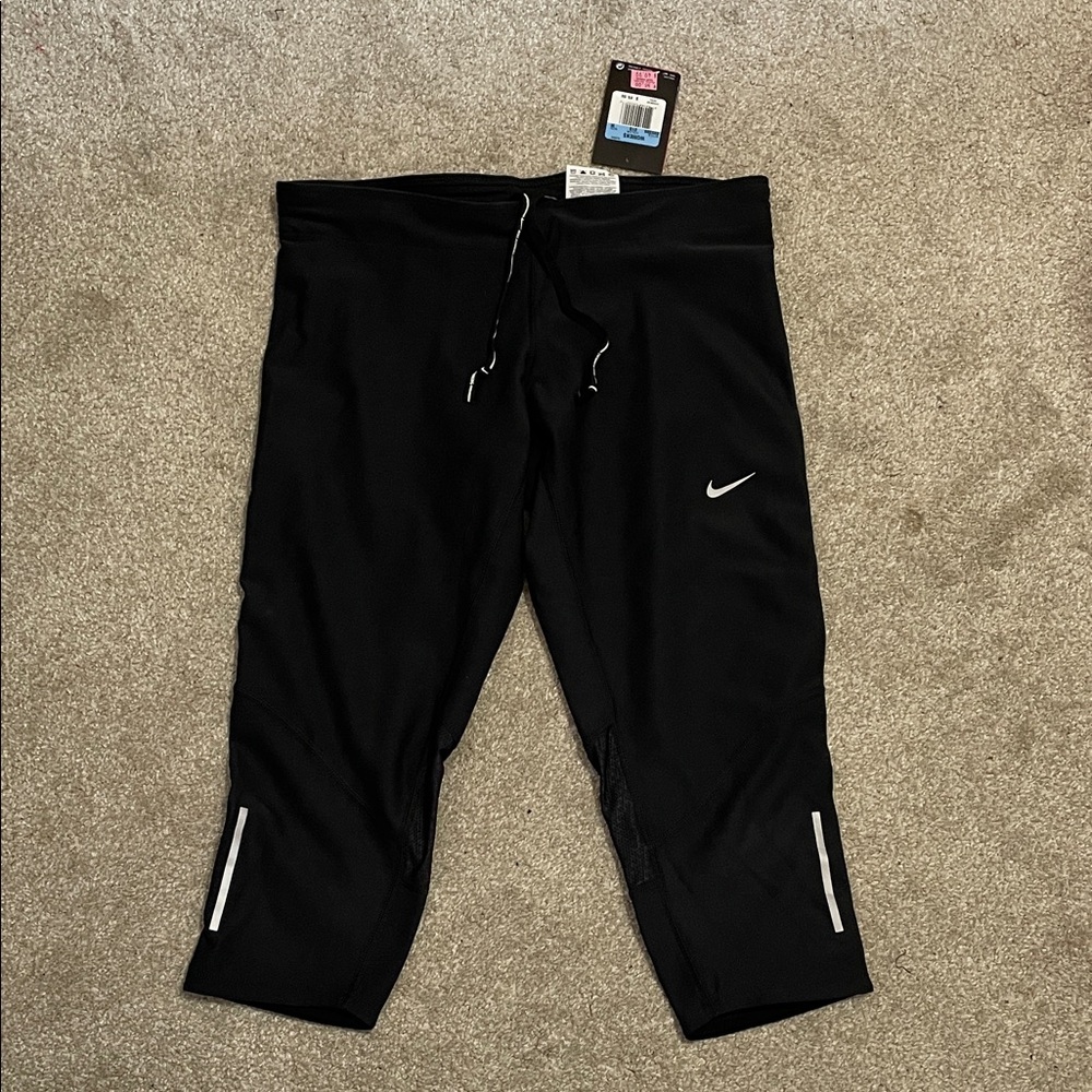 Nike Black Mid-Rise Cropped Performance Capri Leggings NWT